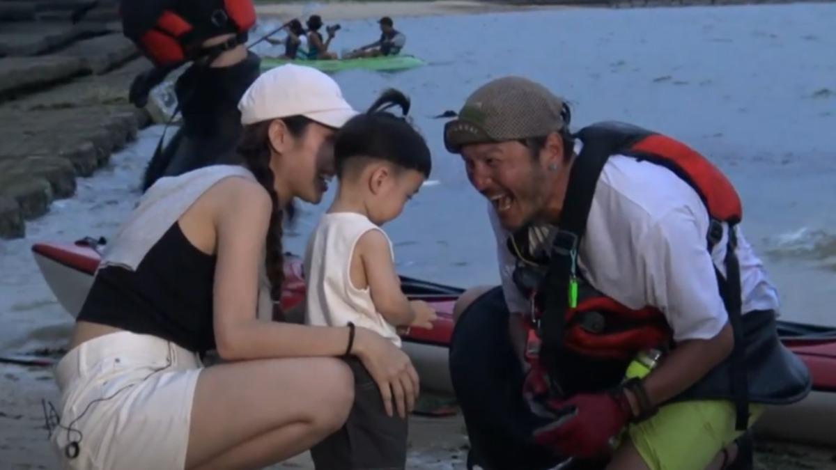 KID老婆帶著兒子到石垣島應援。(圖/三立、華視提供)