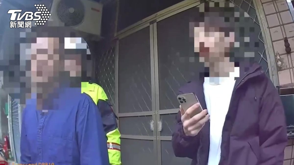 開槍的陳姓男子(左一)聲稱對方先踢門所以才還擊。(圖/TVBS)