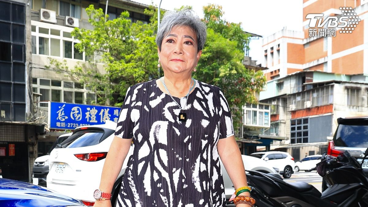「鳥來嬤」吳敏溫暖獻抱!曝邱瓈寬近況 雙方交情超深厚