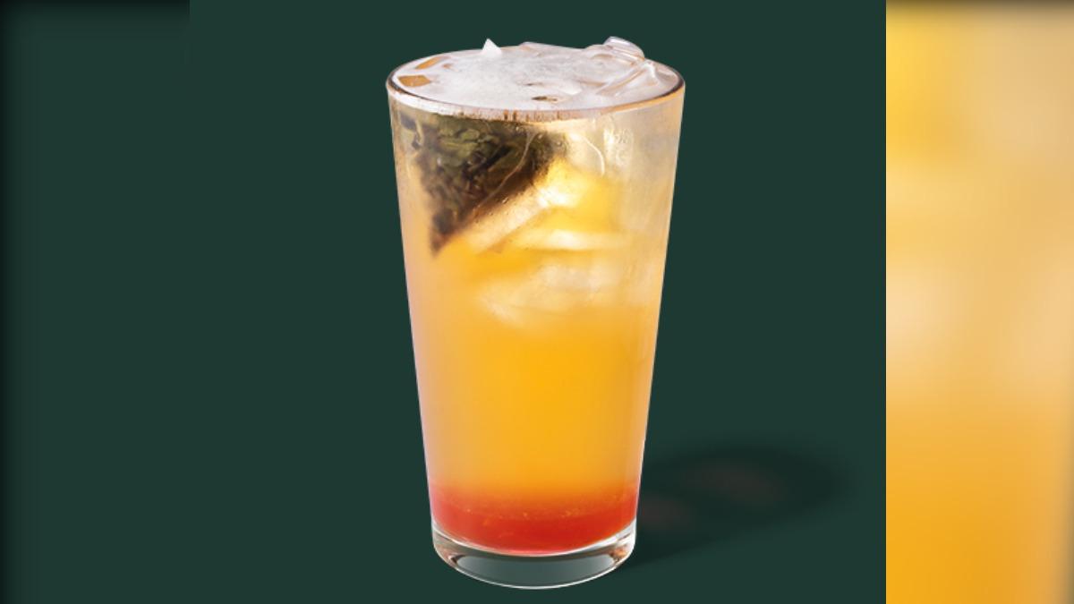 星巴克的茶瓦納人氣夯品「阿里山蜜柚烏龍青茶」。（圖／翻攝自星巴克官網）