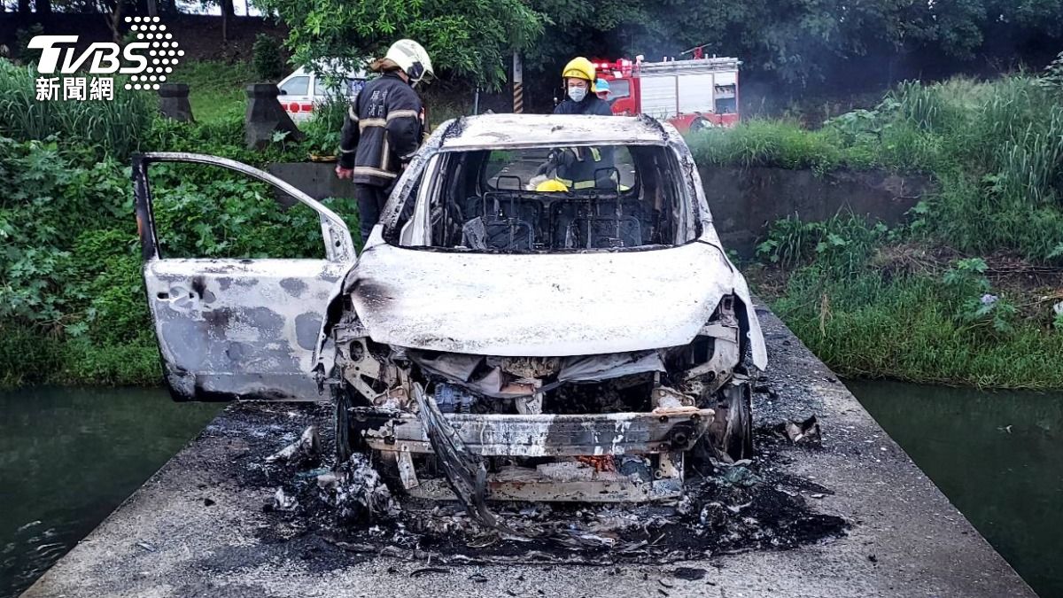 高雄保養廠遭掃射20槍！事後燒車滅證　4嫌全落網拒吐動機