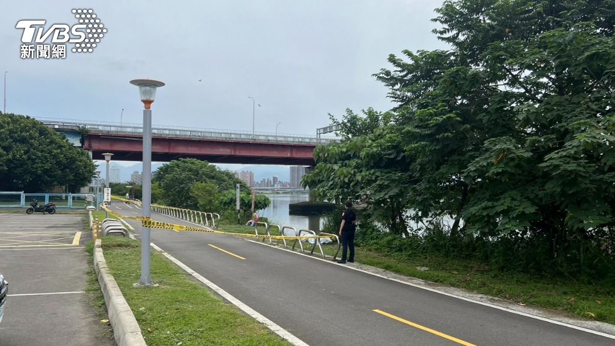 快訊/新北華江碼頭驚見浮屍 黑衣男「全身腫脹變形」身分待查