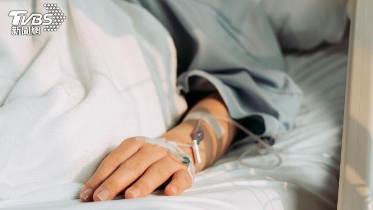 陸生吃燒烤慘了!高燒狂瀉全身癱軟 ICU「換血5次搶命」