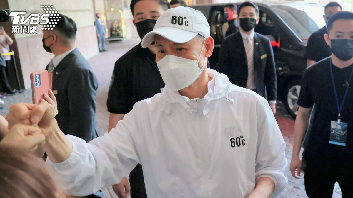 直擊/張學友染病後首露面!精神樣貌曝光 「1姿勢」露餡了