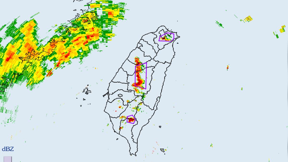 快訊/雨區擴大!雷雨轟中台灣「2縣市」 防9級以上強陣風