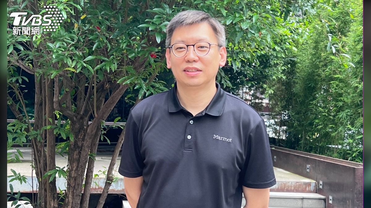 《慶餘年》發行人「新麗傳媒」副總裁王喬接受台灣記者採訪。(圖/吳志偉攝)