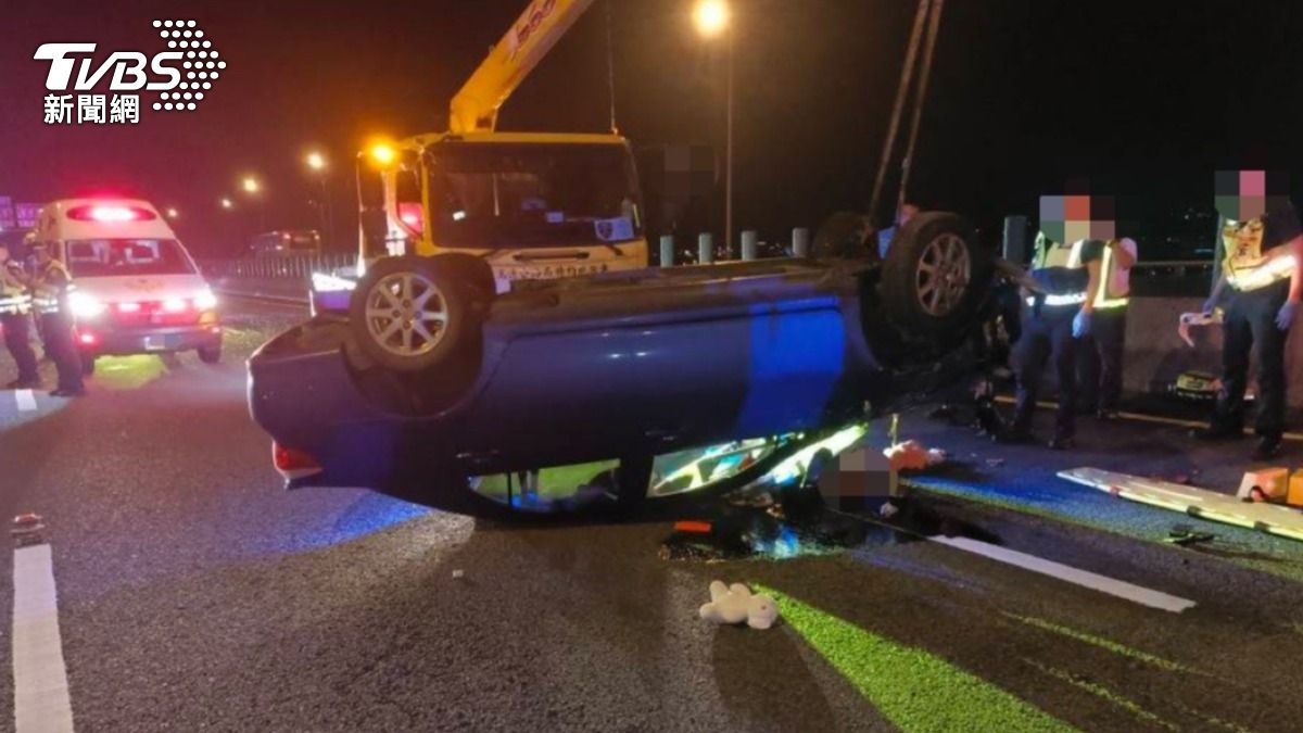 國3彰化段傳翻車!女駕駛自撞護欄受困 「無呼吸心跳」命危
