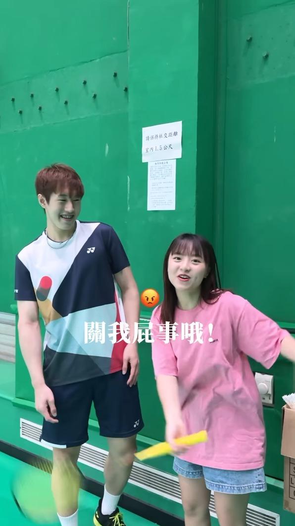陳詩媛與羽球選手陳子亦練習對打。(圖/翻攝自陳詩媛IG)