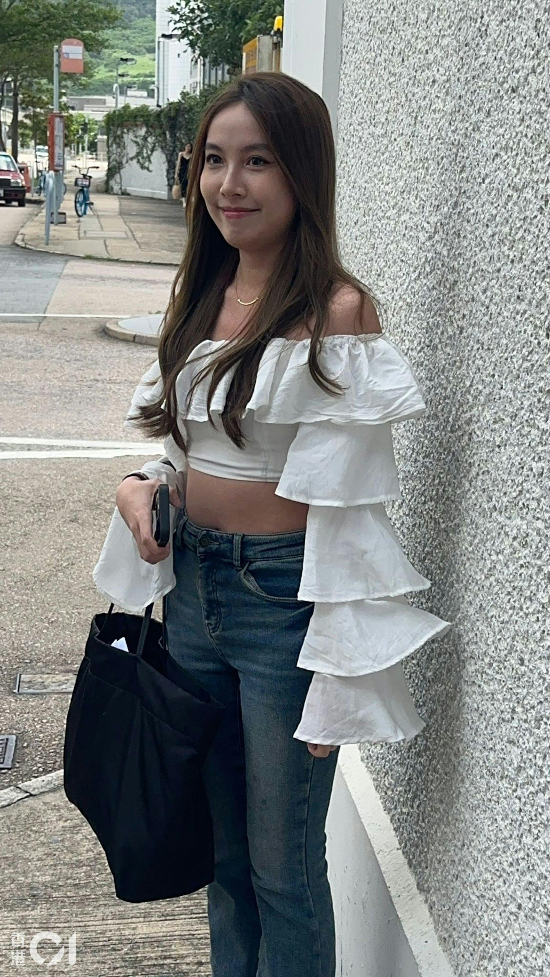 彭芷晴（Jenna）外表相似小花鄺潔楹。（圖／香港01）