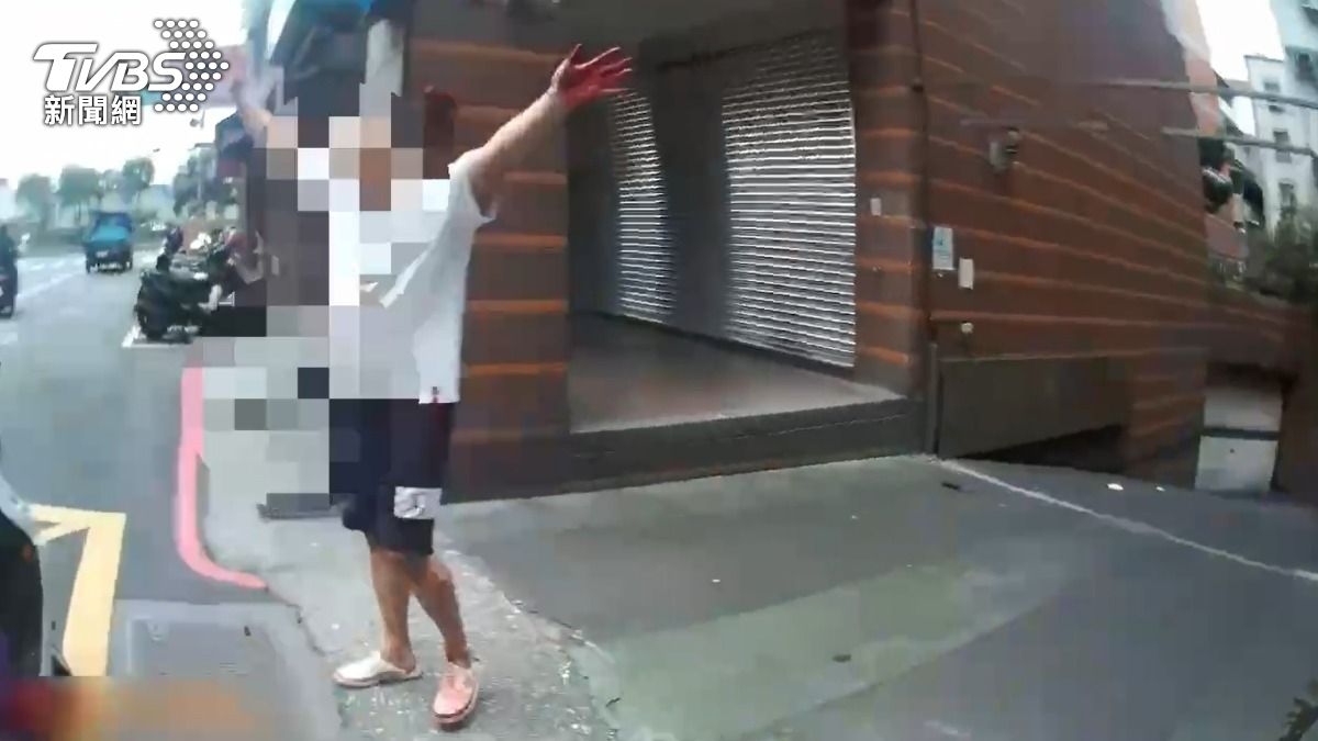 警方循線逮捕陳姓兇嫌。(圖/TVBS)