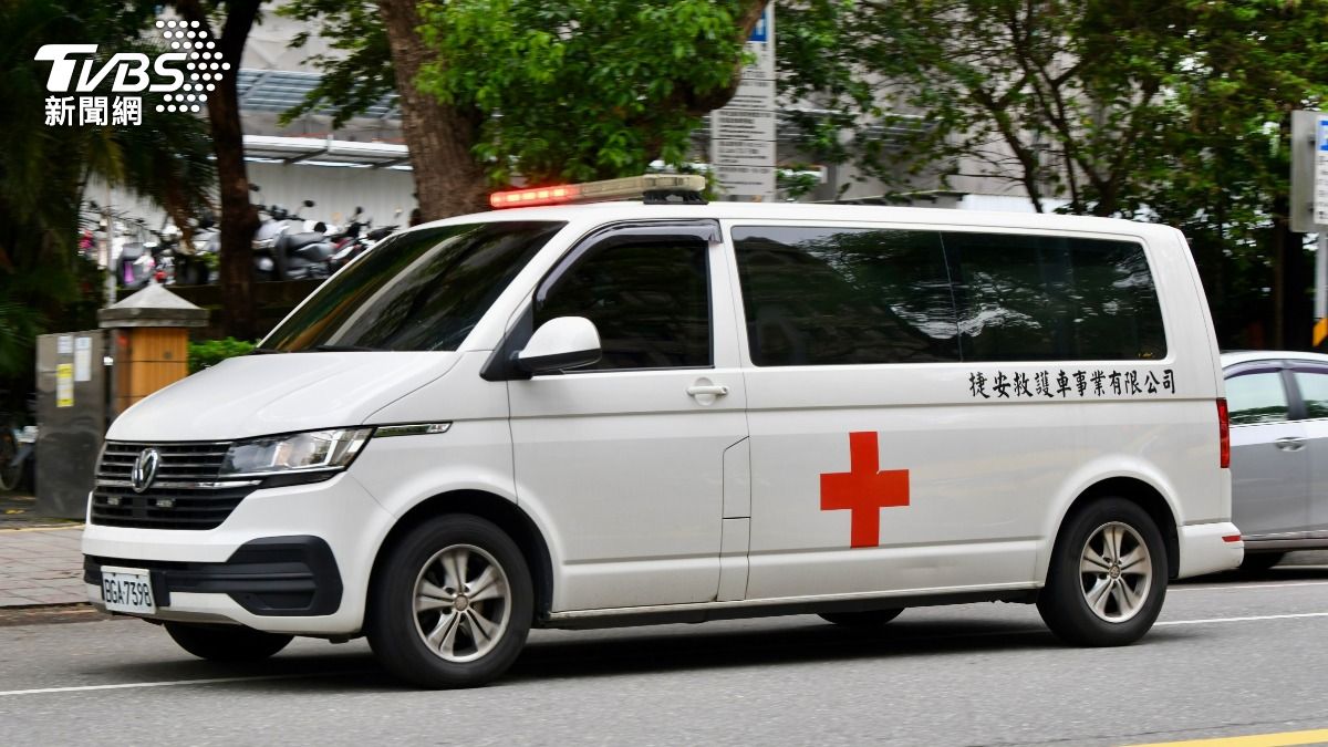 快訊/北市驚傳墜樓 1女倒臥人行道「無生命跡象」…搶救不治