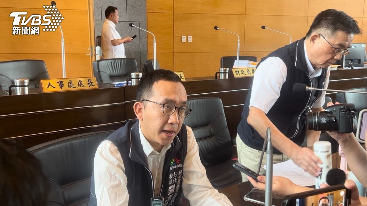 轉交綠委論文抄襲資料!中議員喊行政不中立 徐巧芯老公自請調查