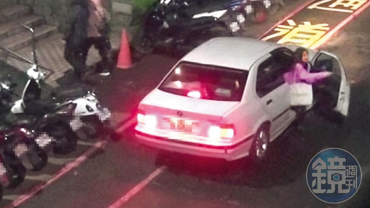 政三代爆「偷吃人妻」!瑜伽女神纏過夜 尪抓姦被鎖家門外