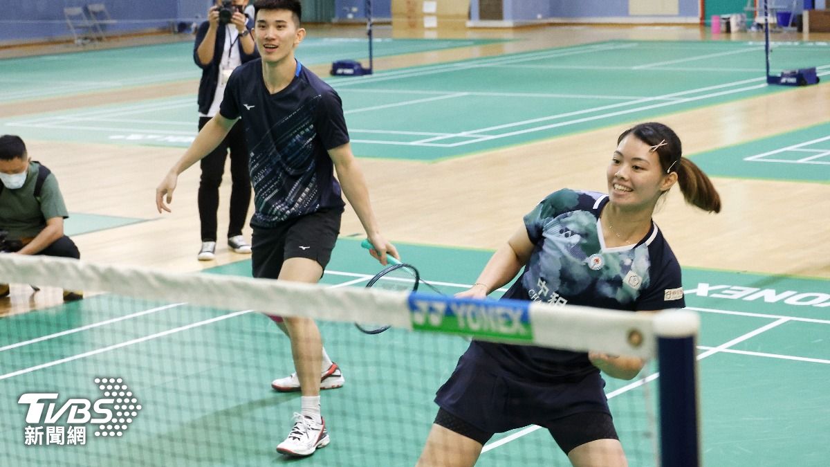 羽球混雙葉宏蔚、李佳馨。(圖/葉志明攝)