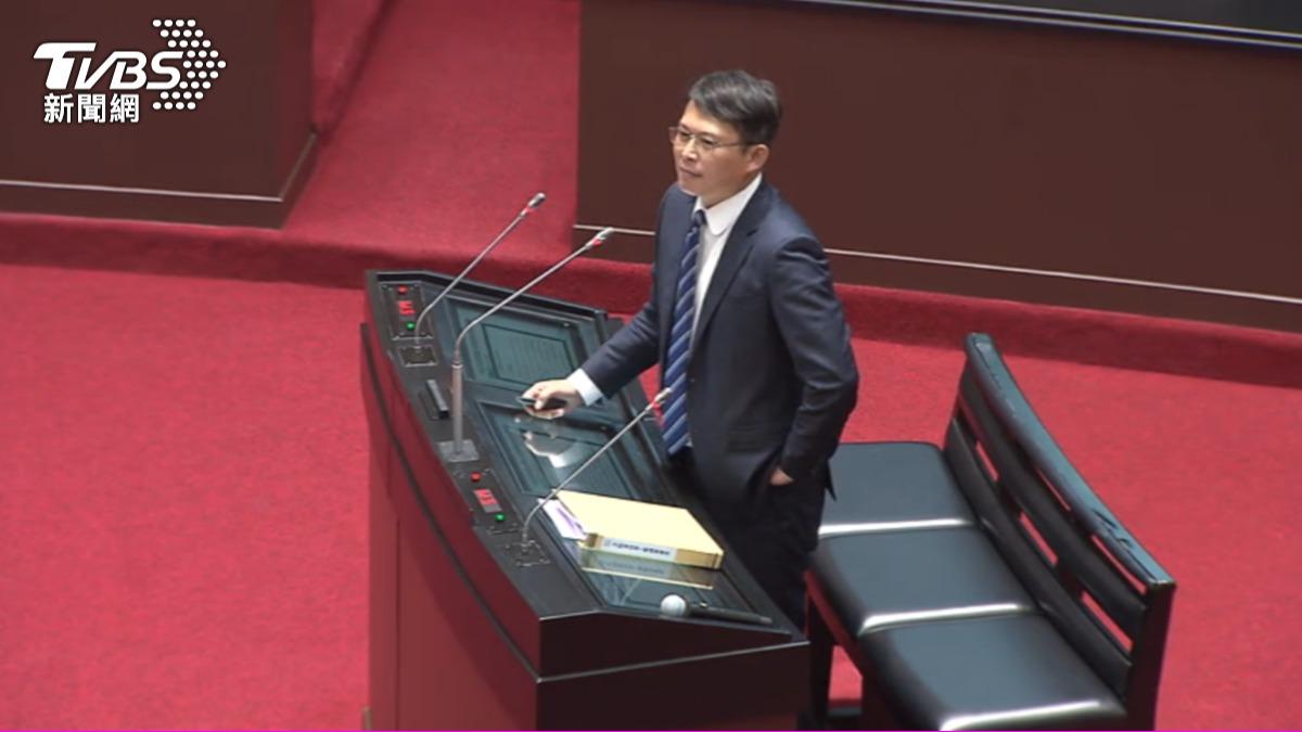 槓上卓榮泰!黃國昌怒嗆「別插嘴」 韓國瑜緩頰:互相尊重別搶答