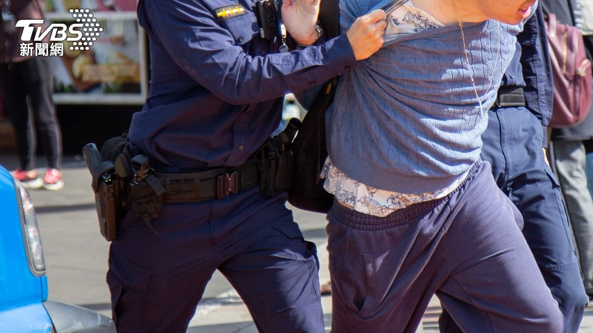 屏東警執法「捅破嫌犯脾臟」!猛揮棍重擊 他失血休克身亡