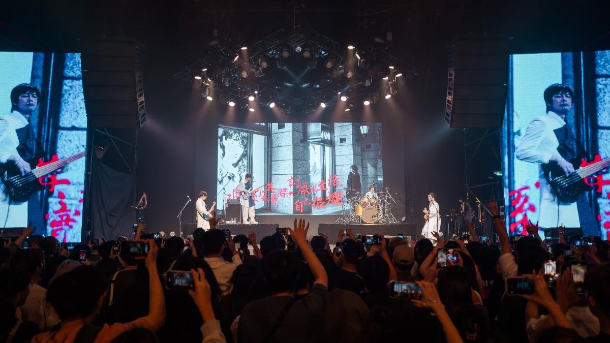 康士坦的變化球8月31日將在高雄流行音樂中心開唱。(圖/聲音的卡夫卡提供)