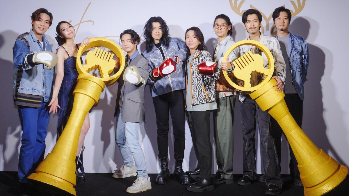 告五人和麋先生一起出席金曲入圍記者會。(圖/相信音樂提供)