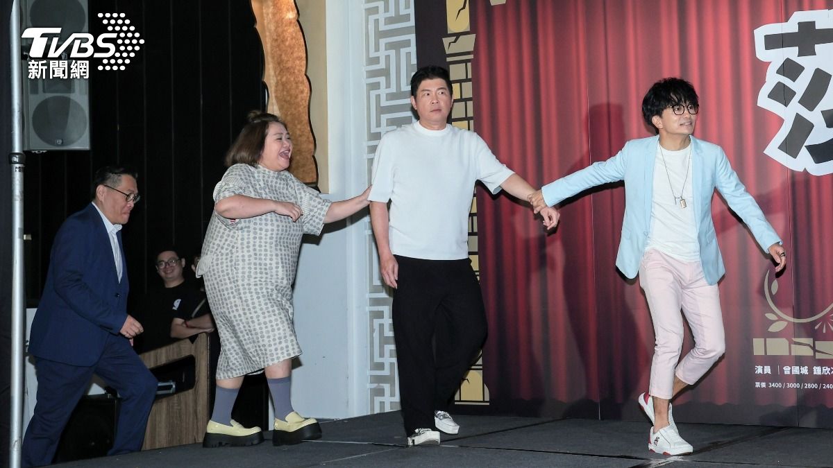 朱德剛(左起)、鍾欣凌、曾國城、唐從聖出席《莎姆雷特》經典版記者會。(圖/趙世平攝)