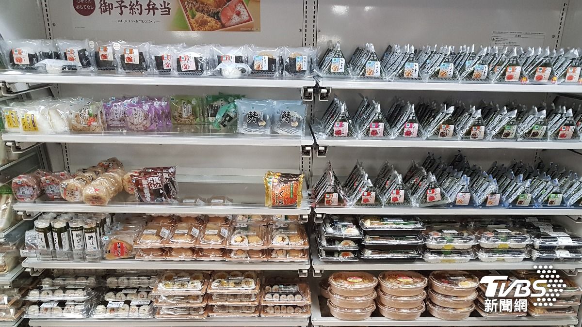 日本主要連鎖便利商店每家分店每年平均要丟棄價值468萬日圓(約新台幣95.9萬)的食物。(示意圖/達志影像shutterstock)