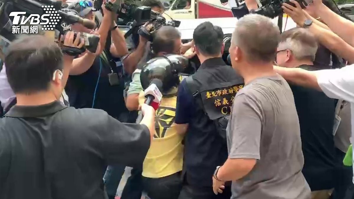 孫安佐經紀人「被拖進警車」畫面曝!朱翊銘控警非法壓制:我已驗傷