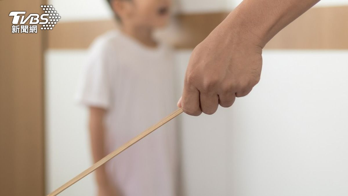 小時候媽媽「用什麼打你」?過來人齊喊1工具:手邊有就拿