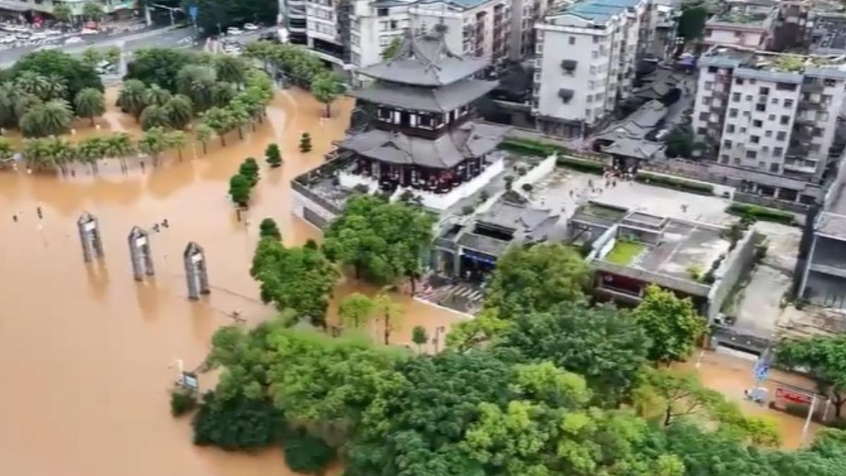 桂林超30年一遇洪水。（圖／翻攝自 微博）