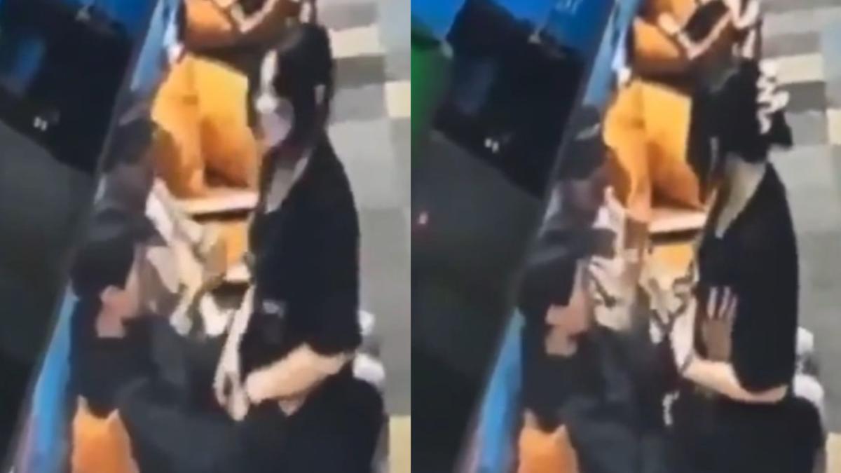 女前後移動後,男當場摸她胸。(圖/翻攝自X)