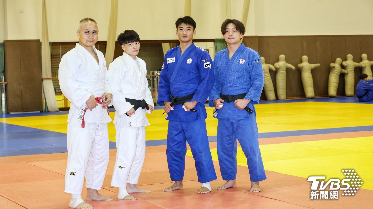 巴黎奧運柔道代表團,男生為楊勇緯,女生為林真豪。(圖/葉志明攝)