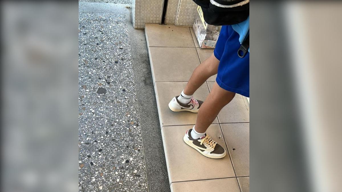 國小男腳踩「4萬5球鞋」買飲料 全網驚呆:少子化父母捨得花