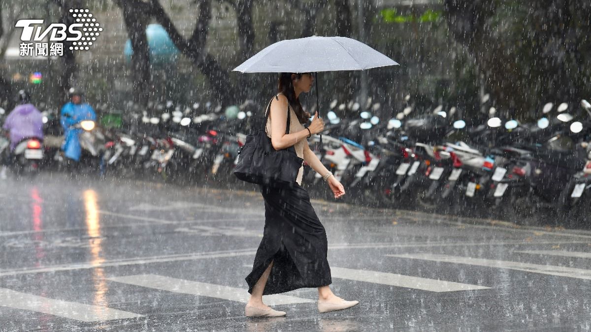 天氣/9縣市大雨特報「下到晚上」!氣象署:雙北注意大雷雨