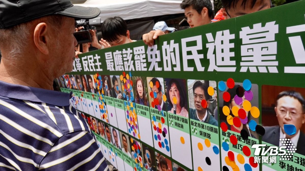 這3人最慘!藍鷹票選「最想罷免的綠委」 貼紙滿出投票格