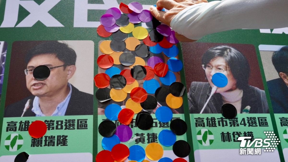 黃捷投票格被貼滿。(圖/區國強攝)