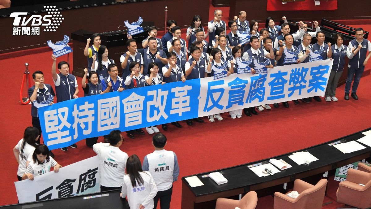 郭正亮指出，藍白將發邀請函給賴清德。（圖／區國強攝）