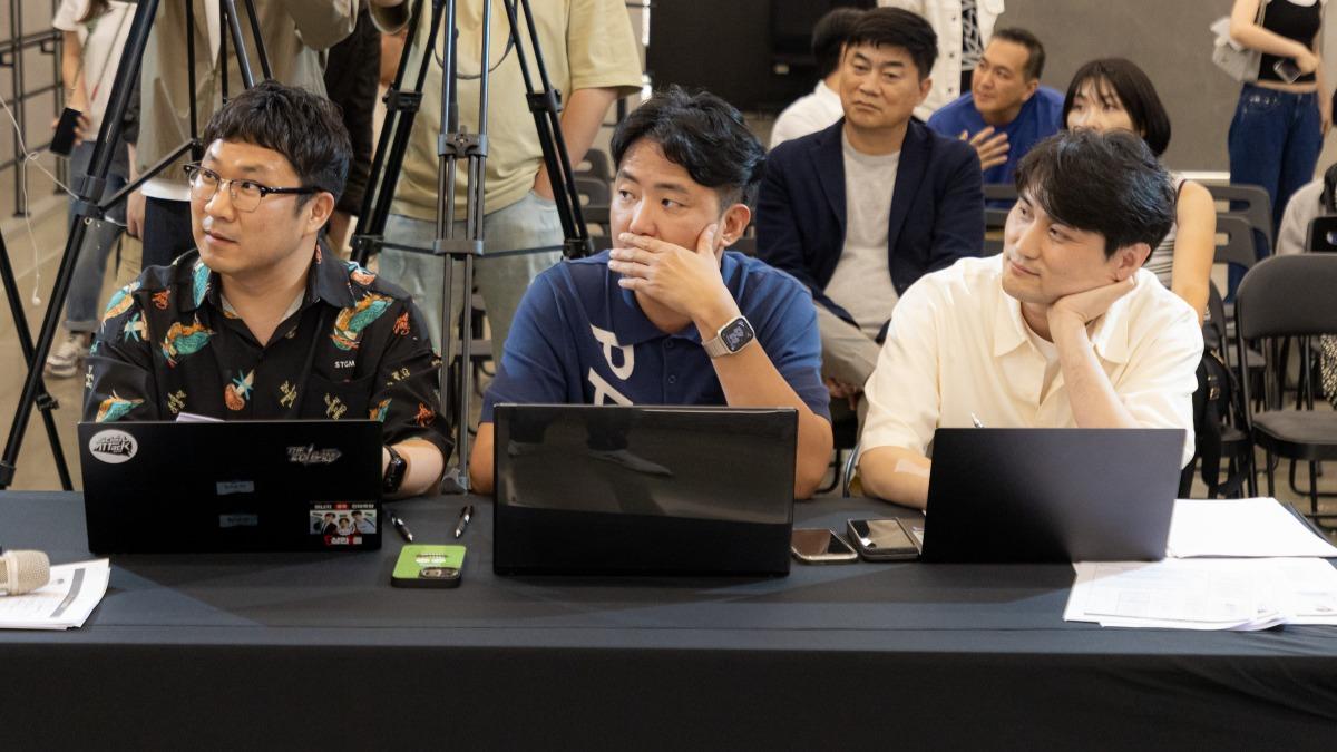 SBSMedianet節目CP金七星(左起)、PD白正仁以及選秀PD南基善來台參與總驗收。(圖/天空娛樂提供)
