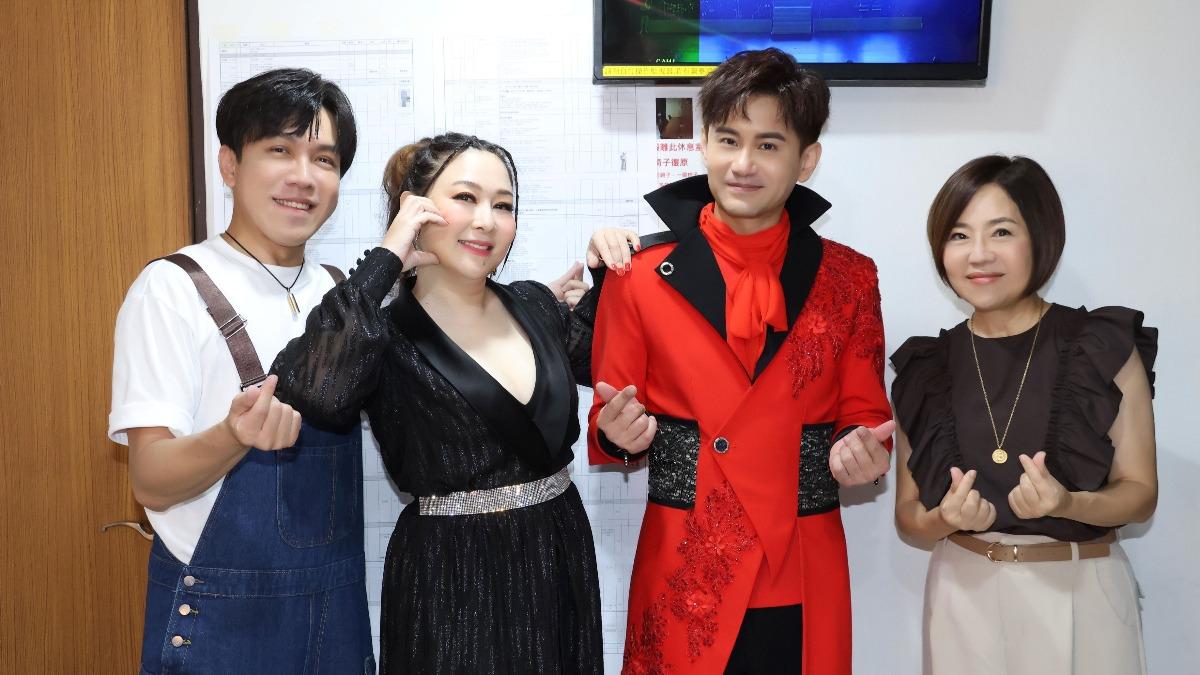 許志豪(左起)、張秀卿以及于美人(右),特地南下力挺吳俊宏。(圖/豪記唱片提供)