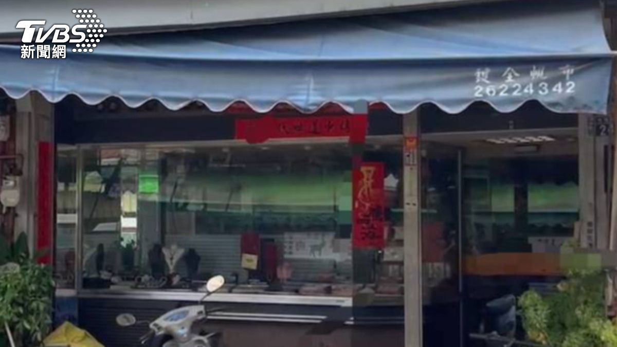 台中60年銀樓爆搶案!男抓走30萬金飾落跑 變裝逃醫院仍被逮