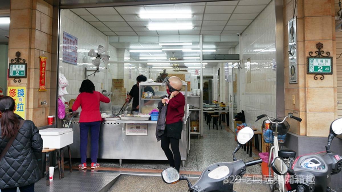 「民雄椪皮麵」是民雄車站周邊的美食小吃,在地人氣很高。(圖/829吃喝玩樂開箱趣提供)