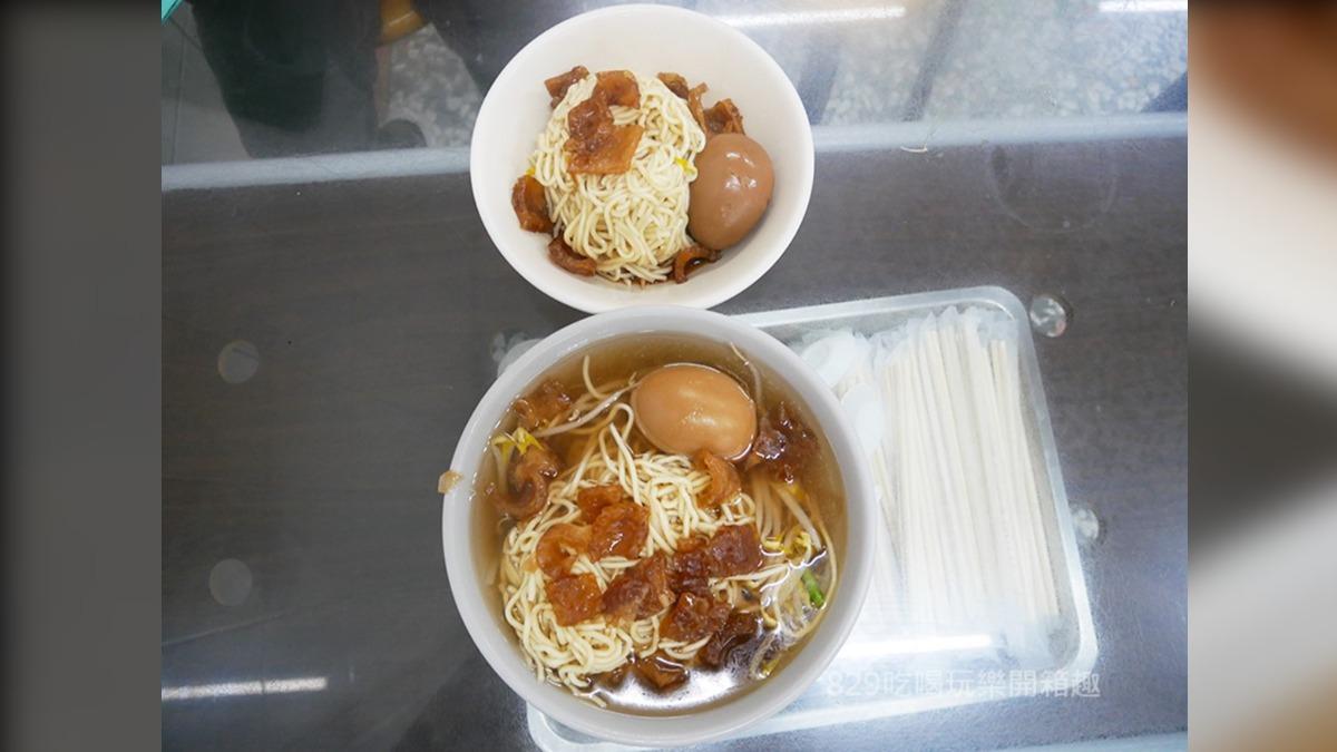 椪皮麵可以選擇大碗、小碗,做成乾的或是湯的,麵體要家常麵或是米粉。(圖/829吃喝玩樂開箱趣提供)