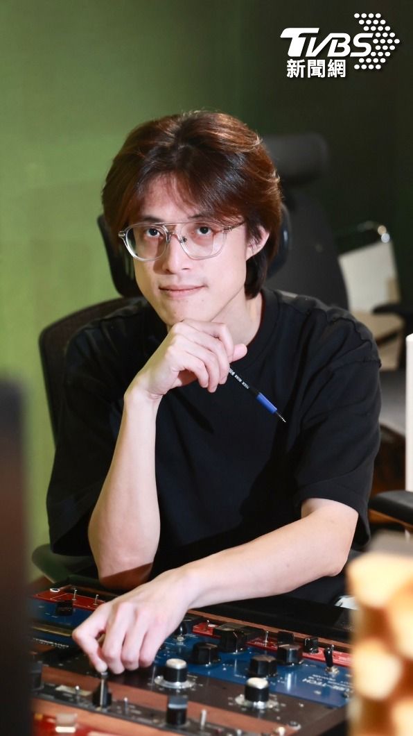 鄭平許願能抱回最佳台語專輯獎。(圖/黃城碩攝)