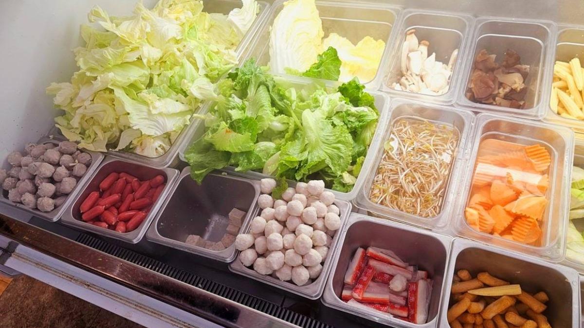 冰櫃有火鍋料們。(圖/Yuki's Life提供)