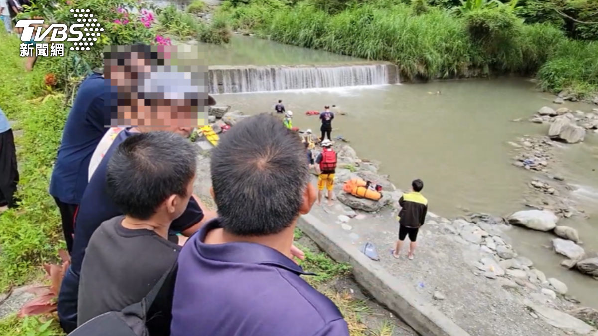 疑似因不熟悉水域，加上溪水混濁，李姓少年不慎溺水。（圖／TVBS）