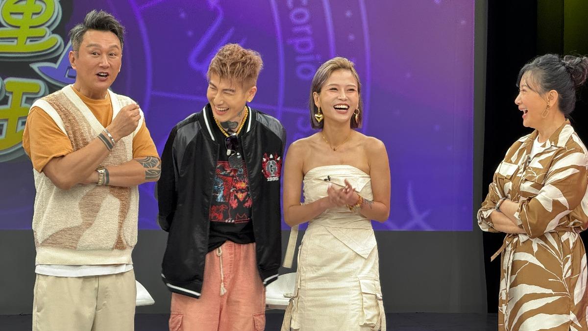 丟丟妹和男友Tommy同台。(圖/JET綜合台提供)