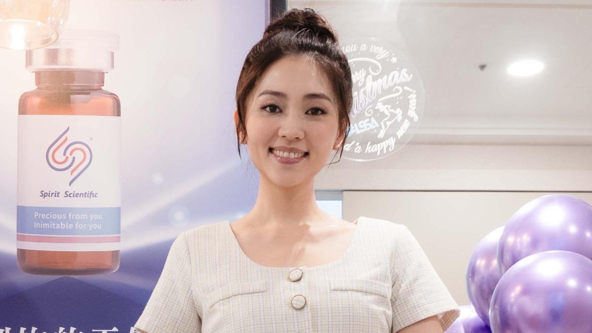 鏡頭前「擠出兩坨肉」崩壞　女星認瘦不下來：抽脂找回自信
