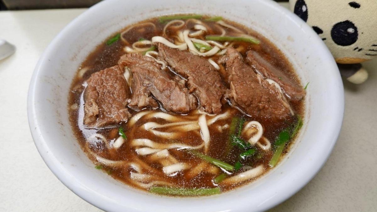 「紅燒牛肉麵」（200元，中碗）。（圖／貓大爺部落格提供）