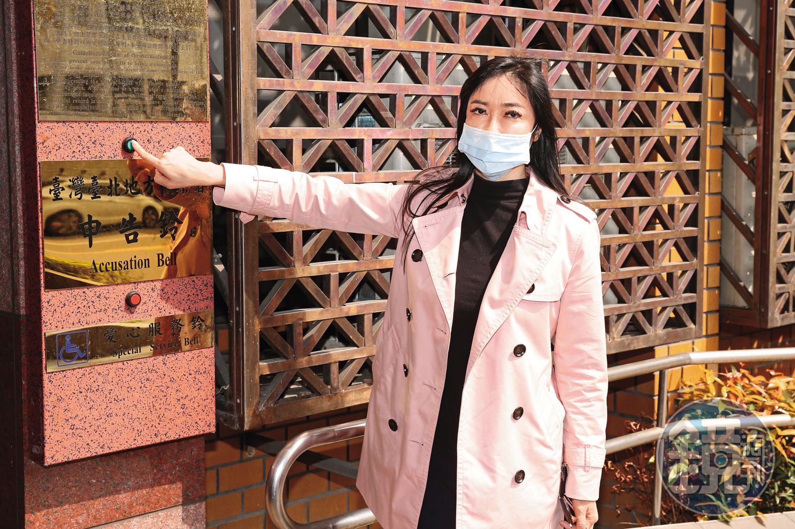 顧婕昔日遭閨密張可人酸是「過氣藝人」,氣到去法院按鈴提告誹謗。(圖/鏡週刊)