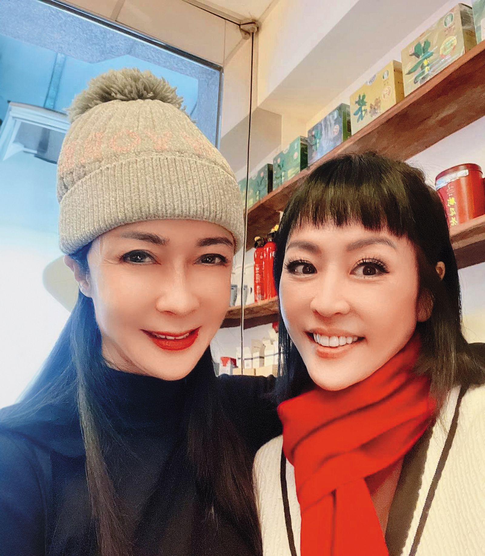 顧婕出院後,同是癌友的唐玲(右)經常關心。(圖/翻攝自顧婕IG)
