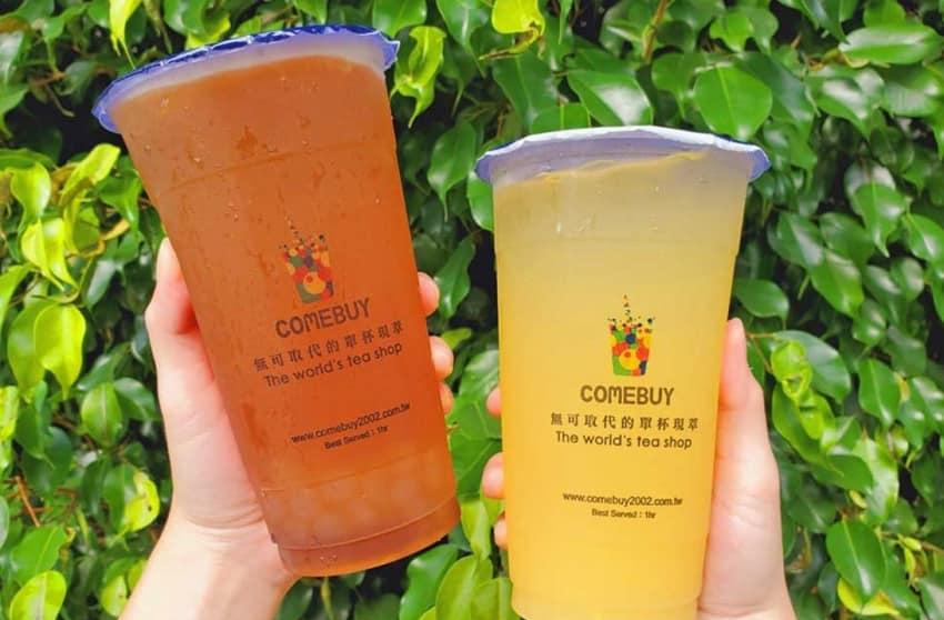 COMEBUY經典飲品「蘋果冰茶」，在這次外送平台也能夠買1送1。（圖／COMEBUY提供）