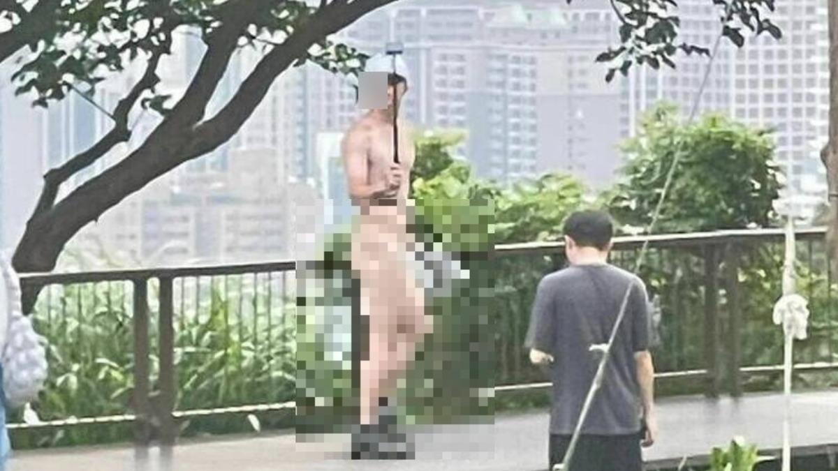 熱到壞掉?虎頭山公園出現全裸「遛鳥俠」 大喇喇散步還自拍