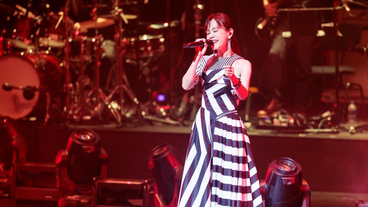 金曲歌后不藏了!唱一半突大叫「老公」 甜炸場面曝光